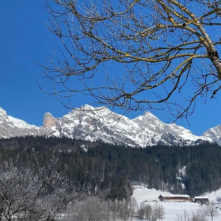 盖斯蒂格度假屋 *